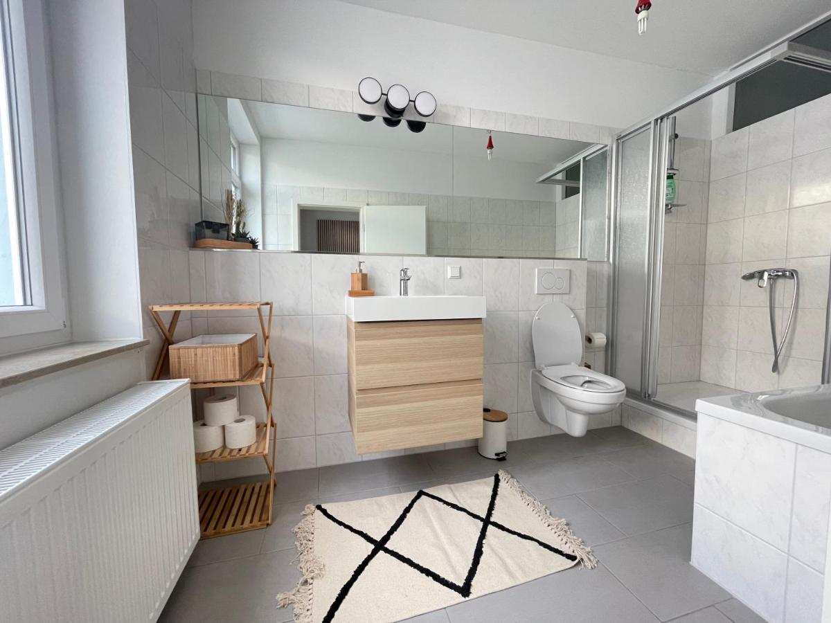 150Qm - 5 Rooms - Free Parking - Mallibase Apartments Hannover Luaran gambar